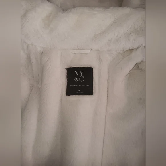 UNUSED New York & Company Fleece Inside Detachable Hood & Fur Winter Coat 2XL - Picture 11 of 14